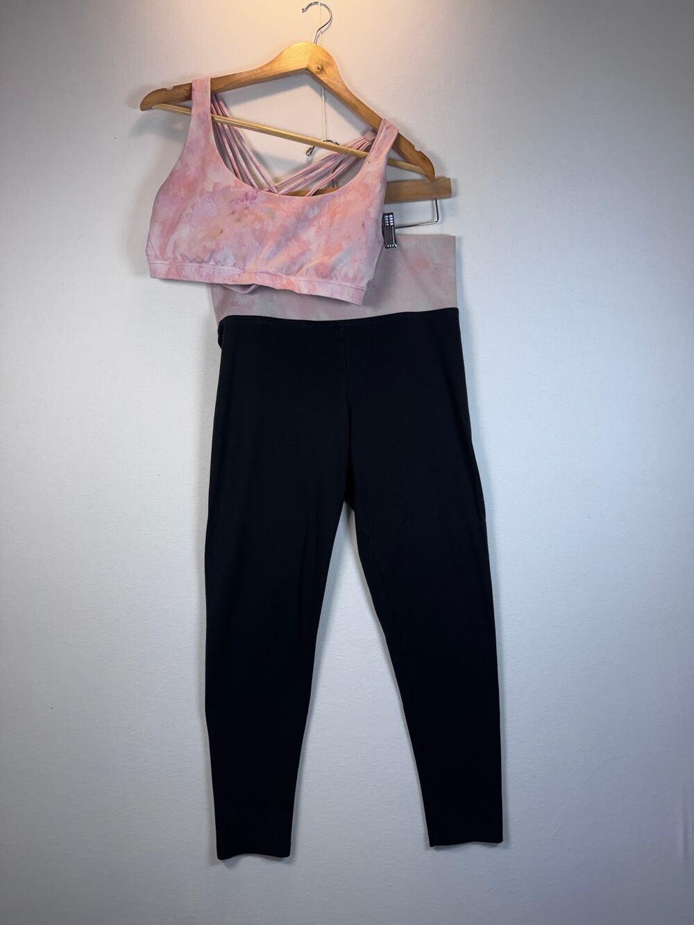 Victorias Secret Womens Large Pink Tie Dye Yoga Set Sports Bra Leggings